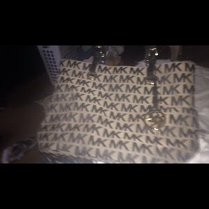MK BAG GOOD CONDITION